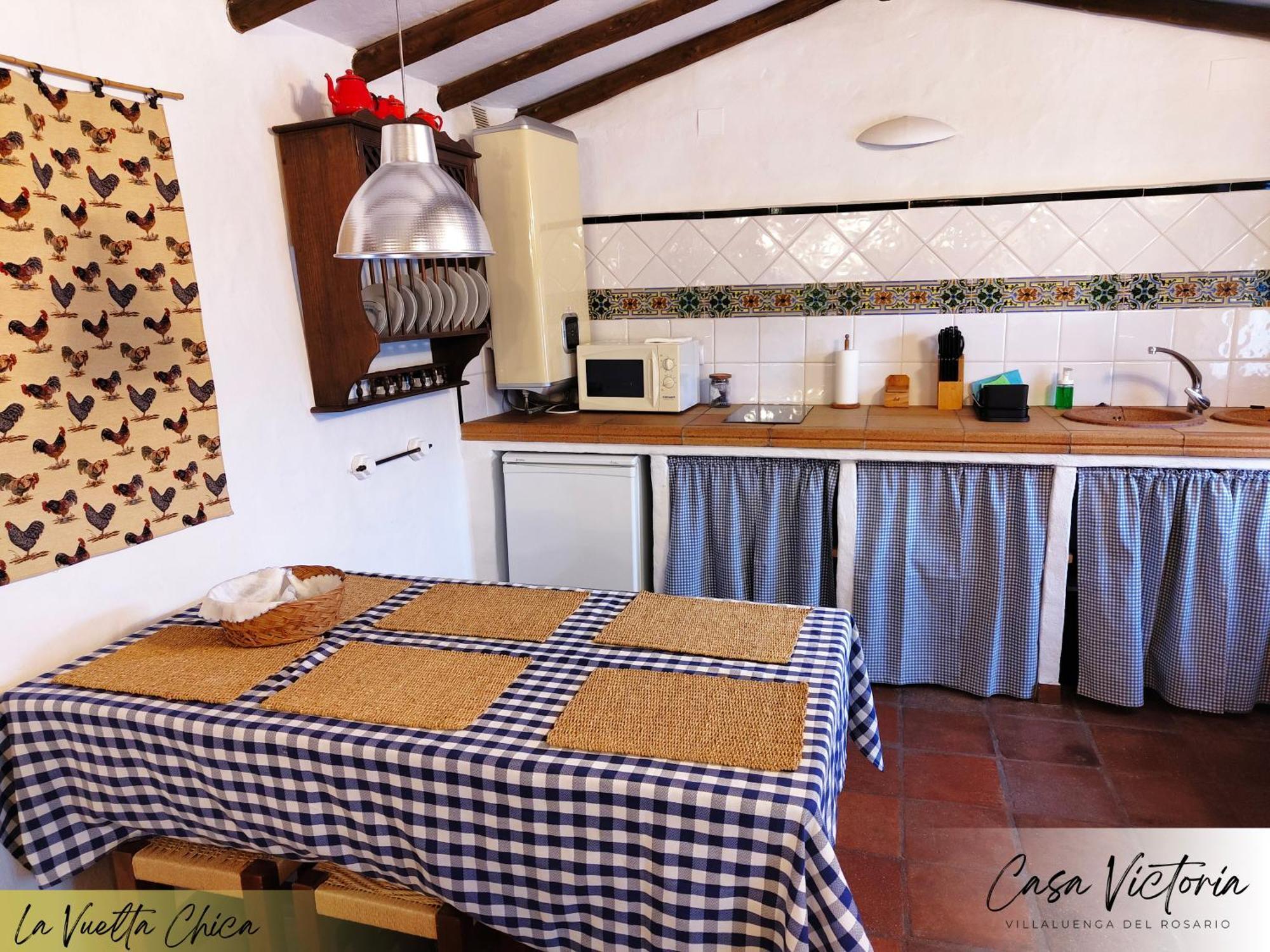 Conjunto Rural Casa Victoria Pensionat Villaluenga Del Rosario Eksteriør billede