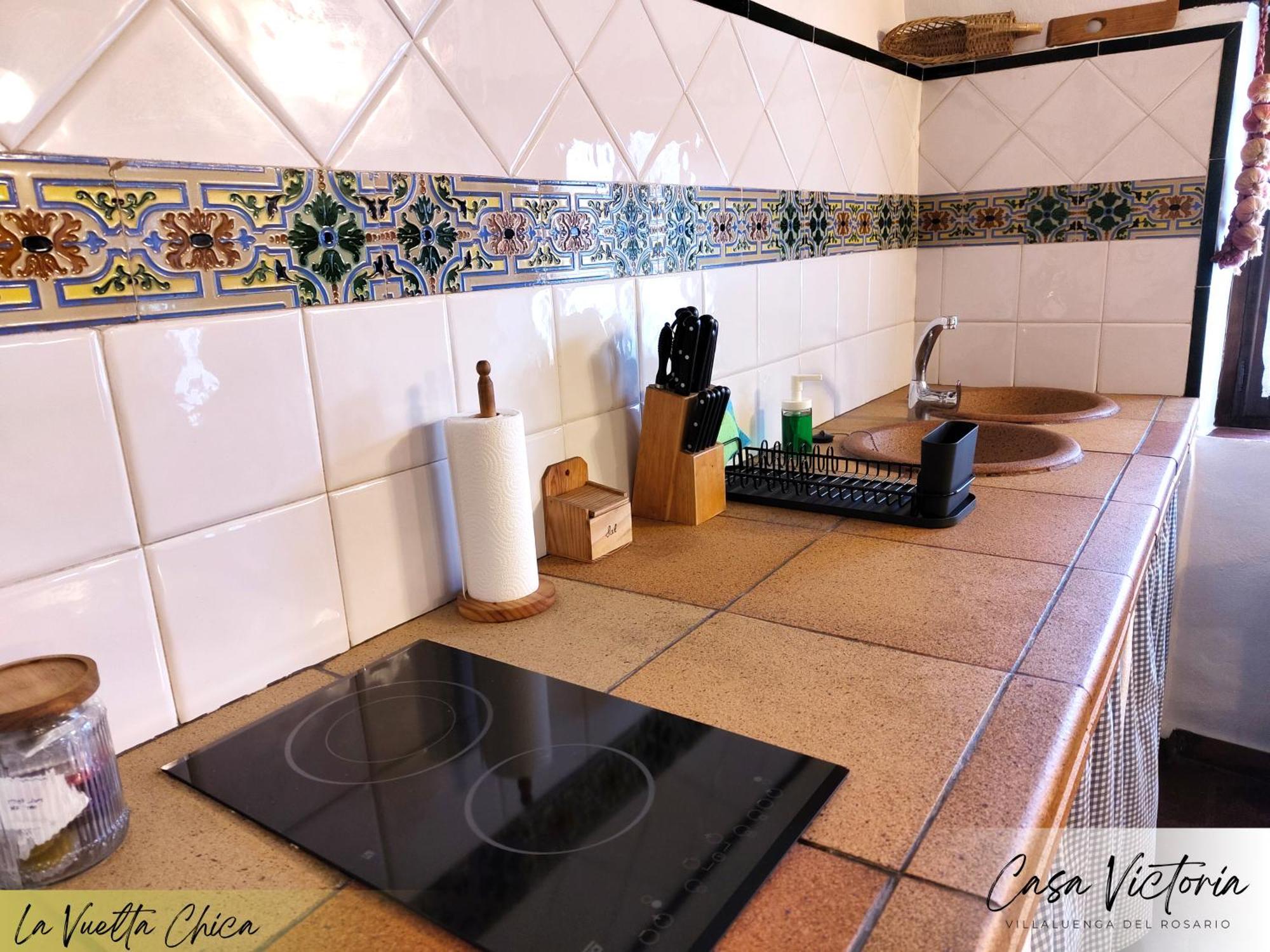 Conjunto Rural Casa Victoria Pensionat Villaluenga Del Rosario Eksteriør billede