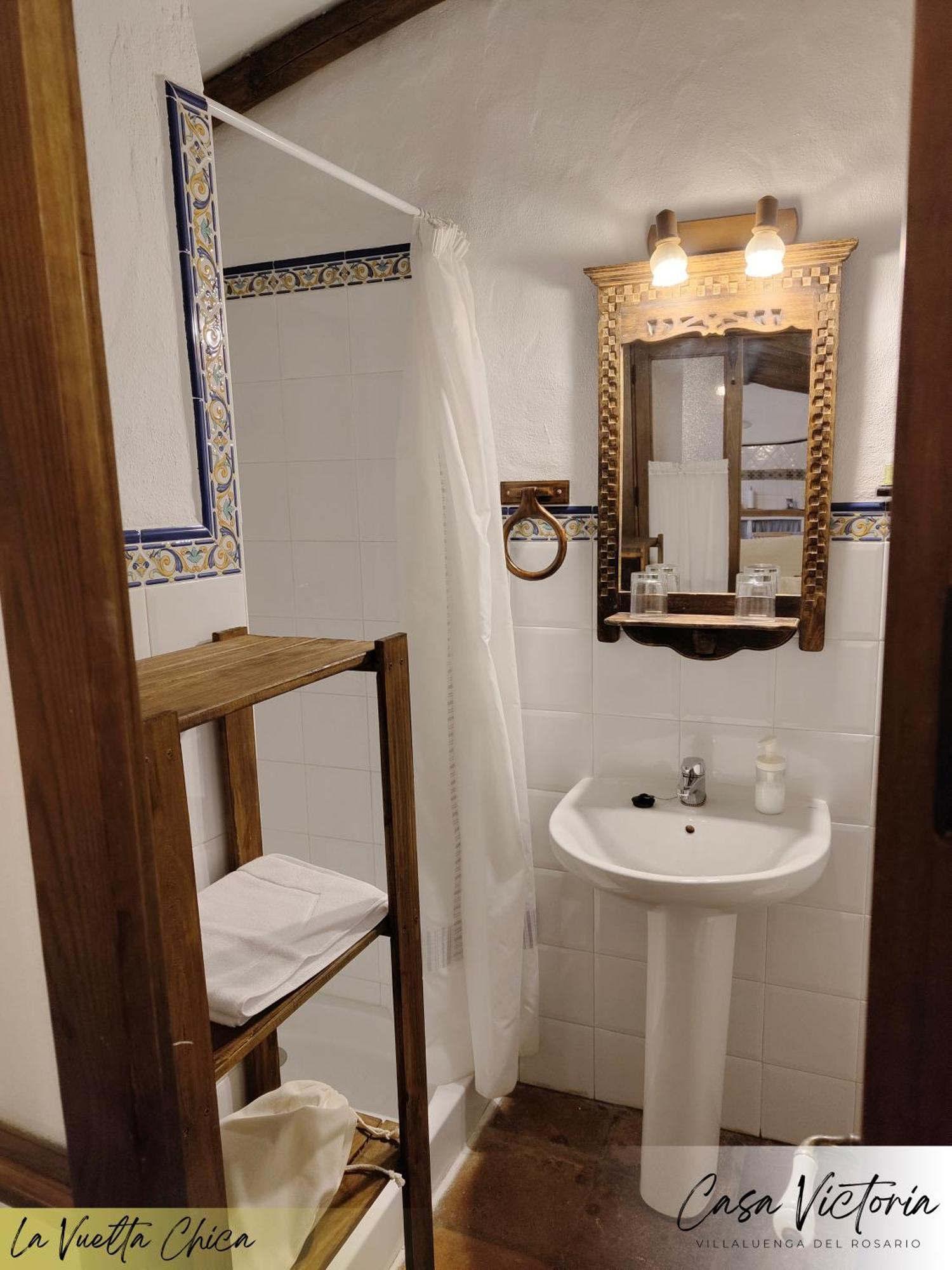 Conjunto Rural Casa Victoria Pensionat Villaluenga Del Rosario Eksteriør billede