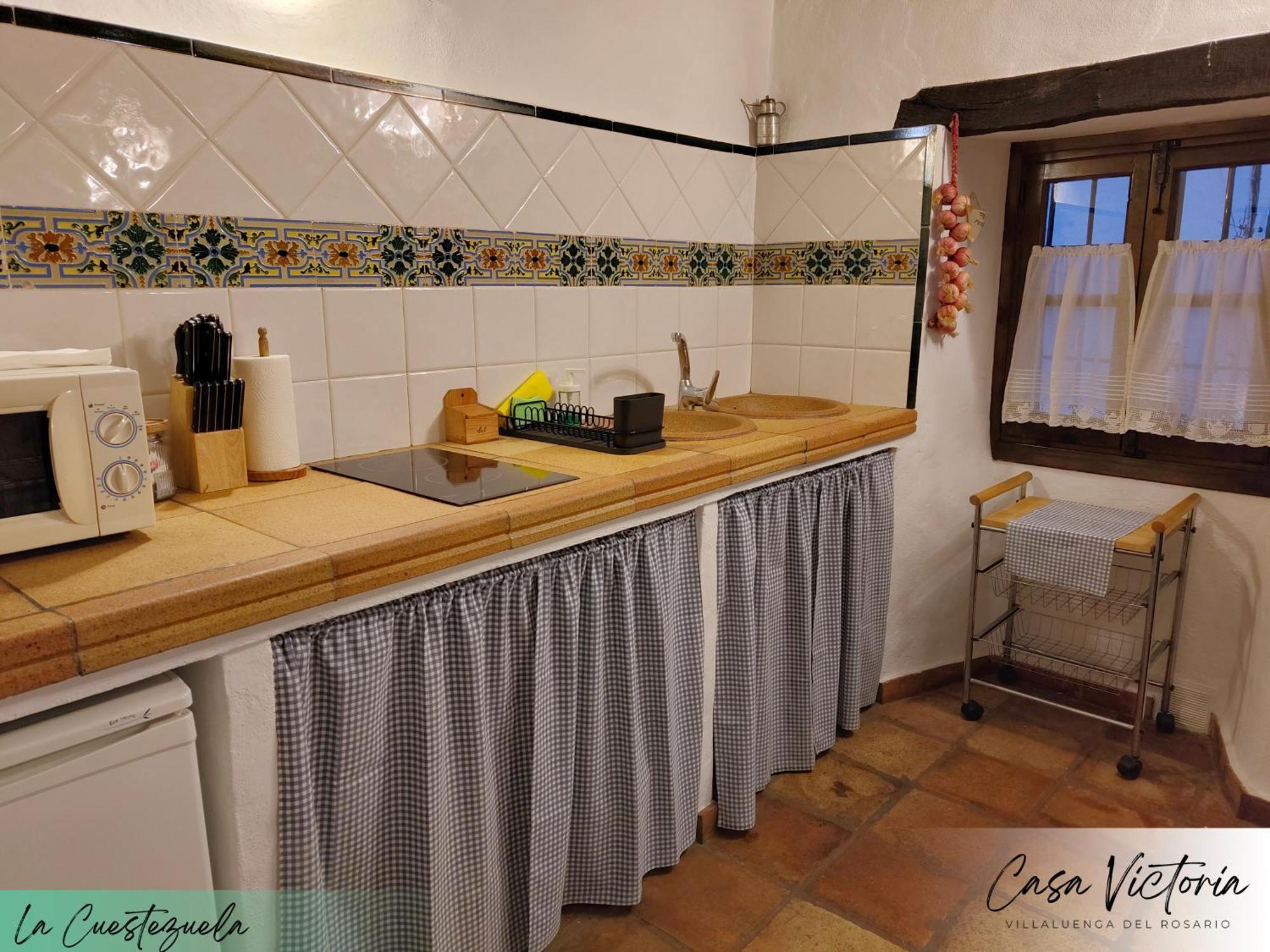 Conjunto Rural Casa Victoria Pensionat Villaluenga Del Rosario Eksteriør billede