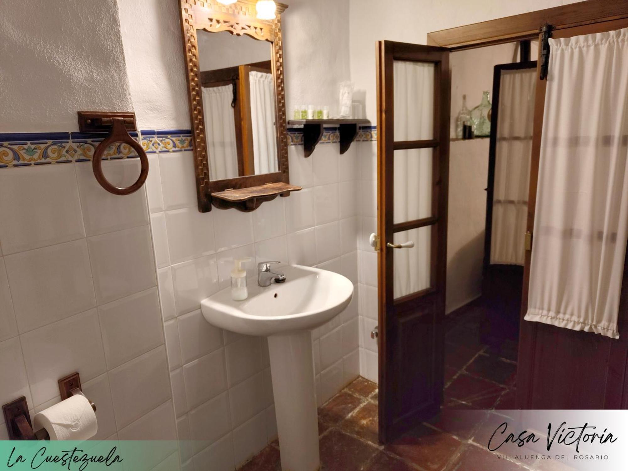 Conjunto Rural Casa Victoria Pensionat Villaluenga Del Rosario Eksteriør billede